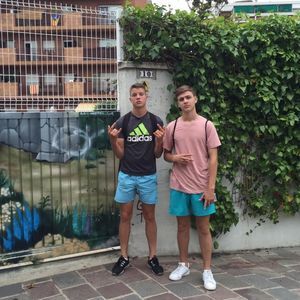 Meet your Posher, Bence-xavier